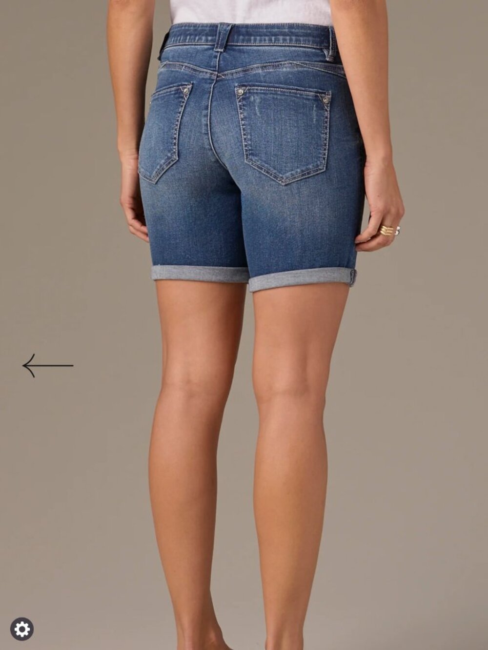 NWT WIT & WISDOM Mid-Rise Whiskered 7-Inch Inseam Shorts - Picture 3 of 4